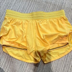 Lululemon Athletica Yellow running Shorts Lightweight Elastic Waist